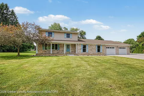 106 Wedgewood Ct, Charlotte, MI 48813