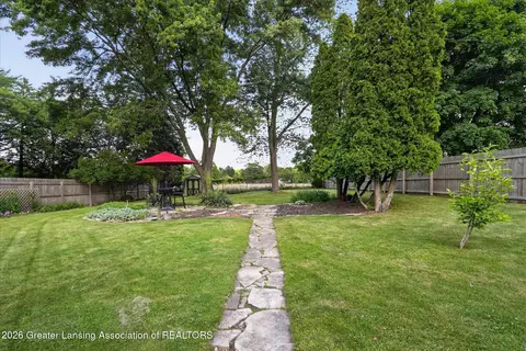 Exterior - 928 Robins Rd, Lansing, MI 48917 photo 18 of 20