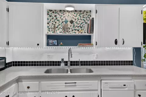 Kitchen - 928 Robins Rd, Lansing, MI 48917 photo 4 of 4