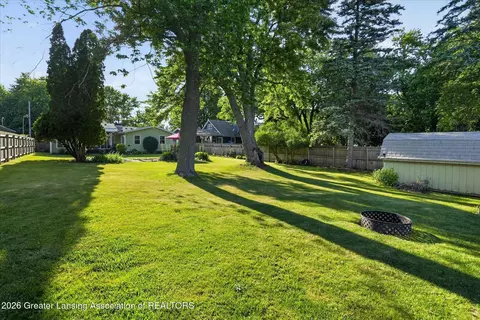 Exterior - 928 Robins Rd, Lansing, MI 48917 photo 12 of 20