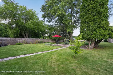 Exterior - 928 Robins Rd, Lansing, MI 48917 photo 17 of 20