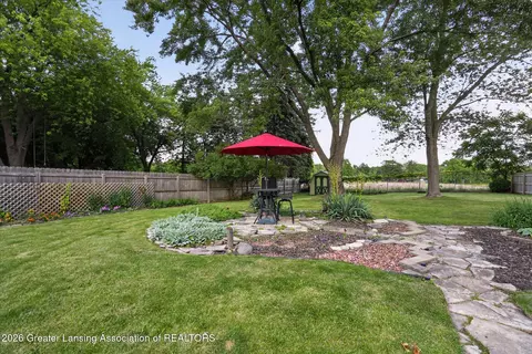 Exterior - 928 Robins Rd, Lansing, MI 48917 photo 19 of 20