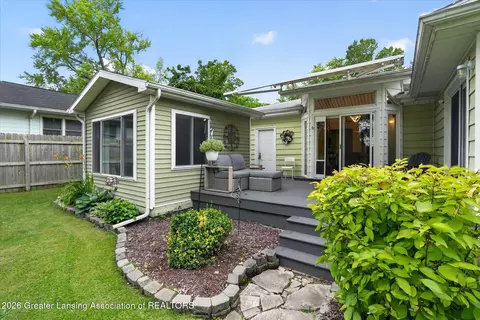 Exterior - 928 Robins Rd, Lansing, MI 48917 photo 4 of 20