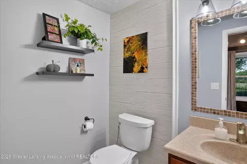 Bath - 928 Robins Rd, Lansing, MI 48917 photo 1 of 4