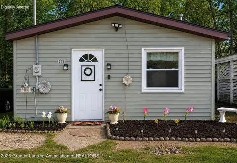 414 Raymerville Ct, Eaton Rapids, MI 48827