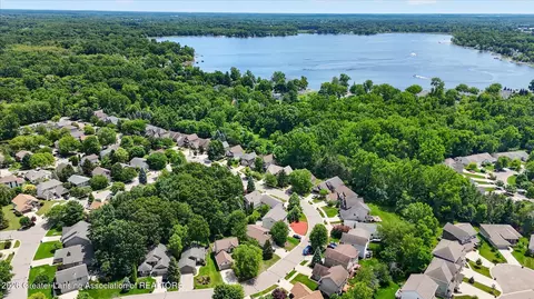 View/Area - 7844 Ashbrook Dr, Haslett, MI 48840 photo 6 of 11