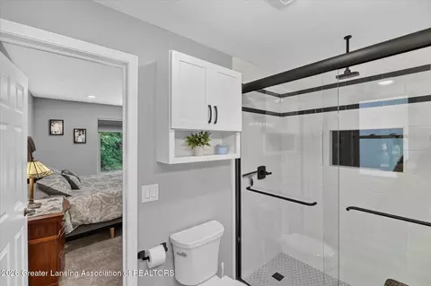 Bath - 7844 Ashbrook Dr, Haslett, MI 48840 photo 2 of 4