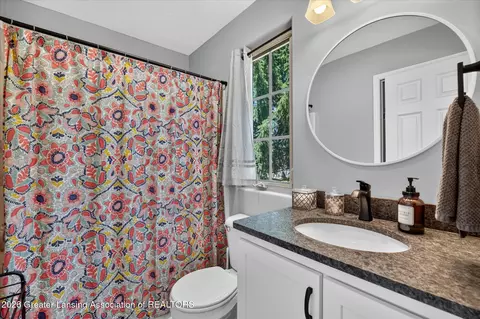 Bath - 7844 Ashbrook Dr, Haslett, MI 48840 photo 1 of 4