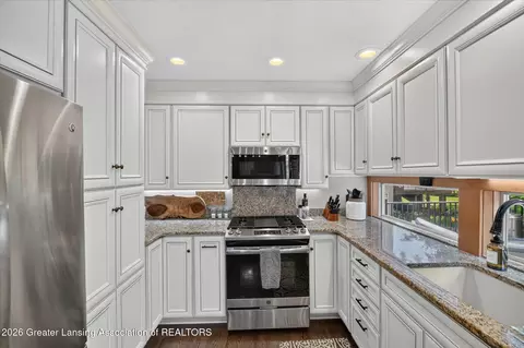 Kitchen - 7844 Ashbrook Dr, Haslett, MI 48840 photo 4 of 4