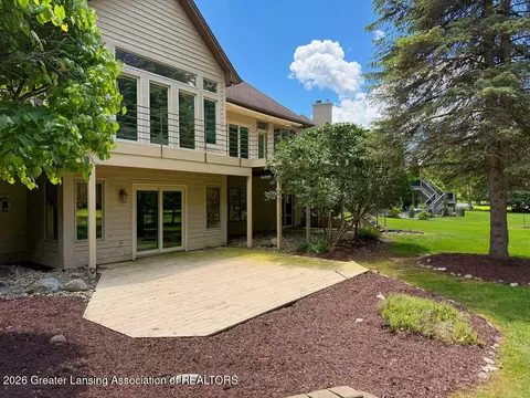 Exterior - 404 W Spring Meadows Ln, Dewitt, MI 48820 photo 3 of 5
