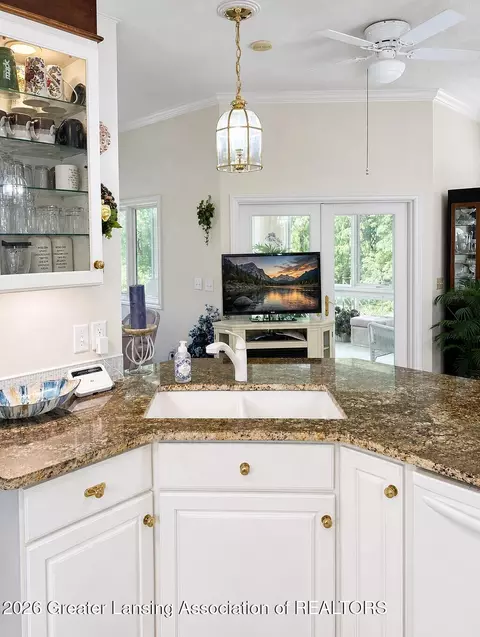 Kitchen - 404 W Spring Meadows Ln, Dewitt, MI 48820 photo 6 of 6