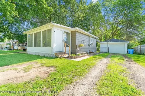 5937 Hughes Rd, Lansing, MI 48911
