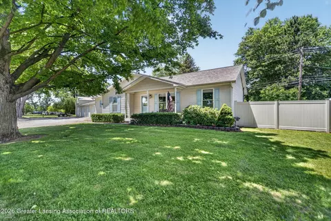 1404 S Main St, Eaton Rapids, MI 48827