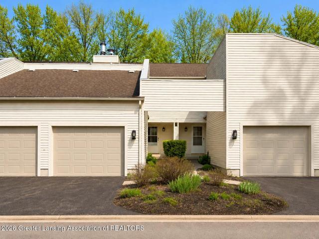 1106 S Ridge Rd, Lansing, MI 48917