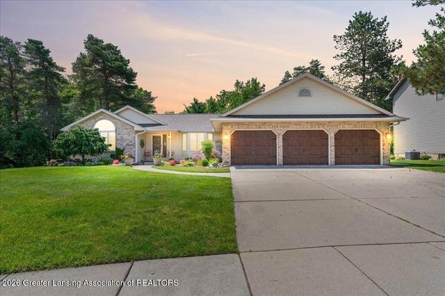 11650 Woodspointe Dr, Grand Ledge, MI 48837