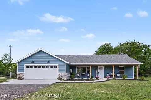 5376 S M-52, Stockbridge, MI 49285