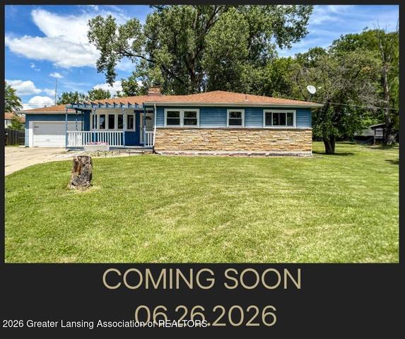 926 Dryer Farm Rd, Lansing, MI 48917