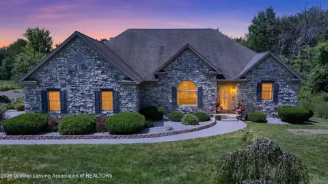 325 Priest Rd, Owosso, MI 48867