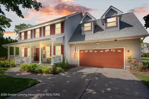 3930 Camperdown Dr, Lansing, MI 48911