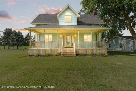 1281 E Walker Rd, Saint Johns, MI 48879