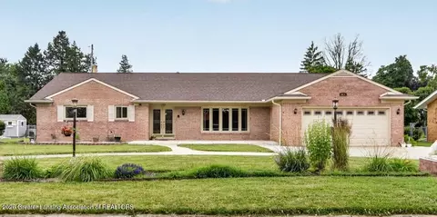 2915 N Cambridge Rd, Lansing, MI 48911