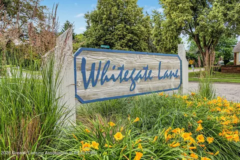 1725 Whitegate Ln, East Lansing, MI 48823