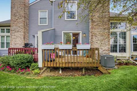 1725 Whitegate Ln, East Lansing, MI 48823