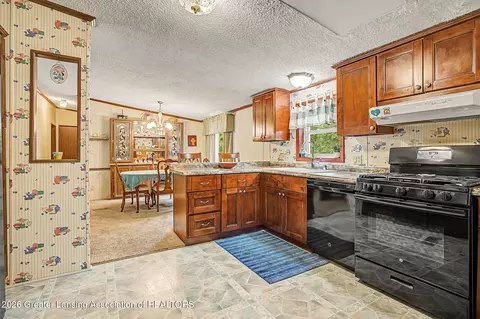 Kitchen - 6440 Benn Rd, Jackson, MI 49201 photo 1 of 2