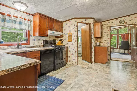 Entry Way - 6440 Benn Rd, Jackson, MI 49201 photo 1 of 3