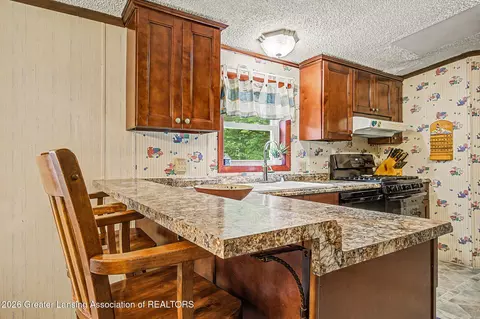 Kitchen - 6440 Benn Rd, Jackson, MI 49201 photo 2 of 2
