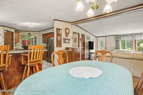 Dining - 6440 Benn Rd, Jackson, MI 49201 photo 2 of 2