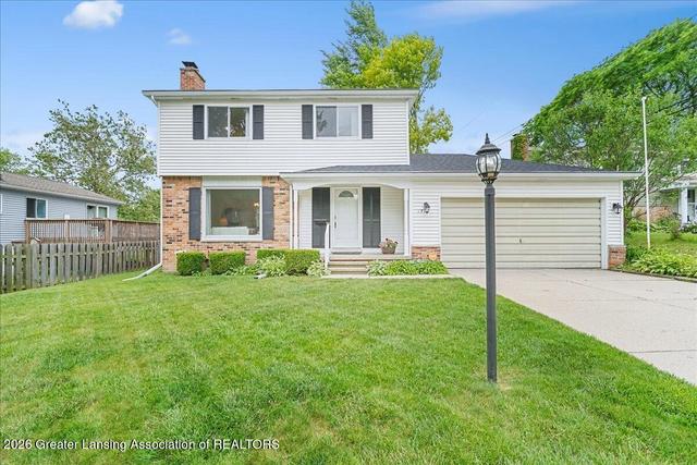 2714 Groesbeck Ave, Lansing, MI 48912