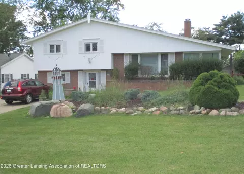 1122 S Clinton St, Charlotte, MI 48813