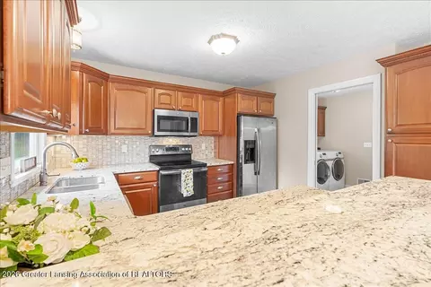 12855 Chartreuse Dr, Dewitt, MI 48820 photo 17