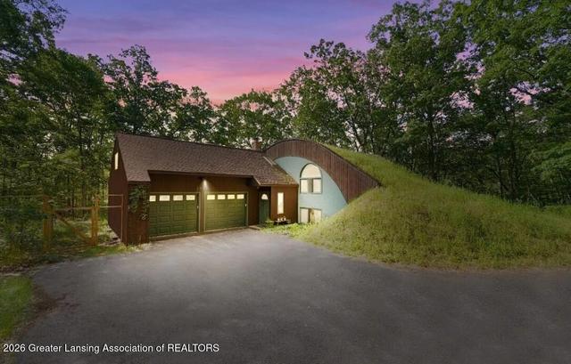 2889 W Sunset Dr, Roscommon, MI 48653