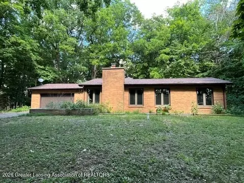 13708 Oneida Rd, Grand Ledge, MI 48837