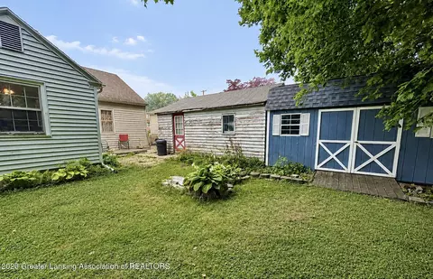 Exterior - 913 Everett Dr, Lansing, MI 48915 photo 2 of 3