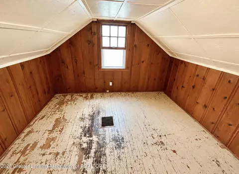 Bedroom - 913 Everett Dr, Lansing, MI 48915 photo 1 of 4