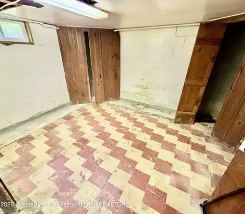 Other - 913 Everett Dr, Lansing, MI 48915 photo 5 of 11