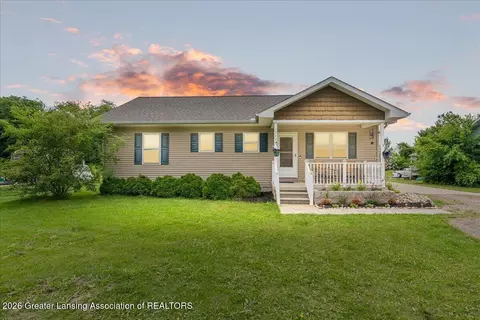 1523 S Lansing St, Saint Johns, MI 48879