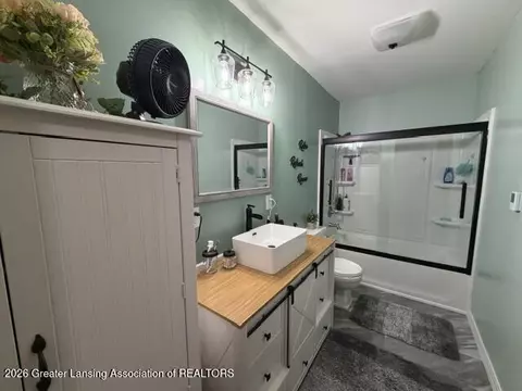 Bath - 9230 W Howe Rd, Eagle, MI 48822 photo 4 of 4