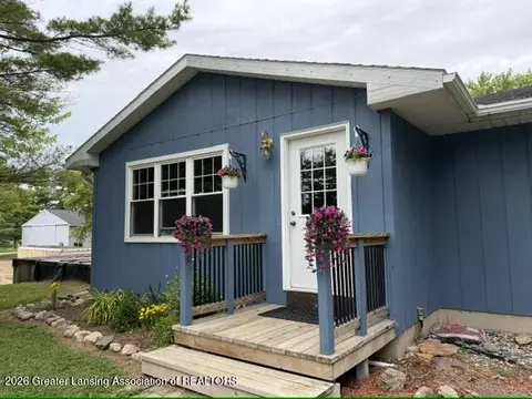 Exterior - 9230 W Howe Rd, Eagle, MI 48822 photo 1 of 5