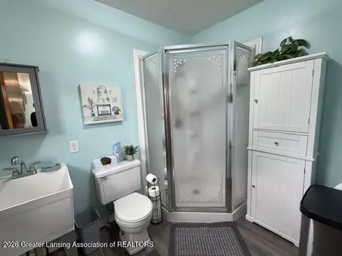 Bath - 9230 W Howe Rd, Eagle, MI 48822 photo 1 of 4