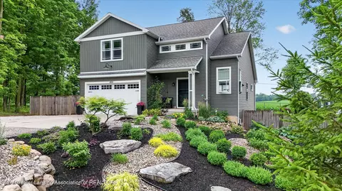 1695 W Solon Rd, Dewitt, MI 48820