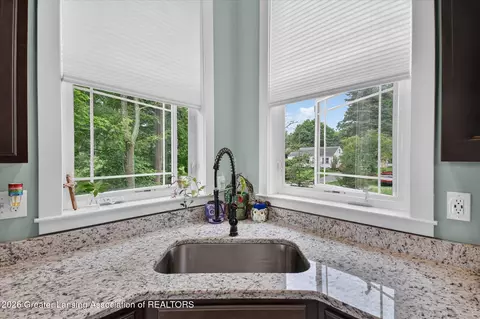 Kitchen - 1695 W Solon Rd, Dewitt, MI 48820 photo 4 of 4