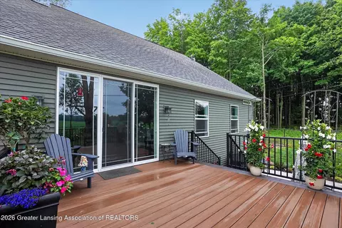 Exterior - 1695 W Solon Rd, Dewitt, MI 48820 photo 6 of 15