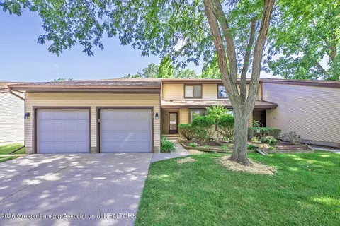 2101 E Provincial House Dr, Lansing, MI 48910