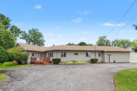 12092 Rupp Rd, Grand Ledge, MI 48837