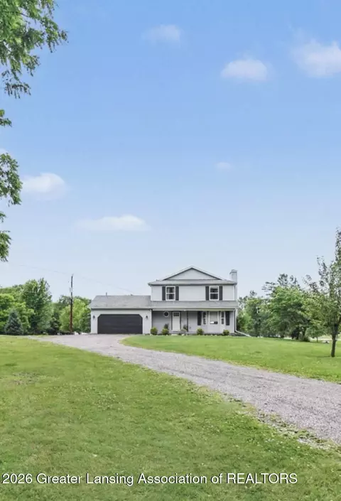 8585 N Gregory Rd, Fowlerville, MI 48836