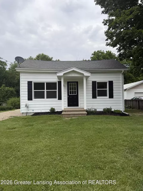 425 Sumpter St, Charlotte, MI 48813